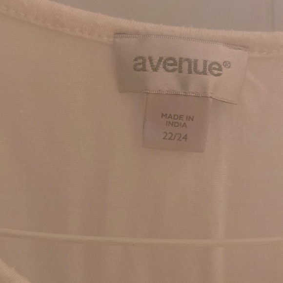 Beautiful white/cream Avenue dress size 22/24 new without tags worn once… - Picture 2 of 5